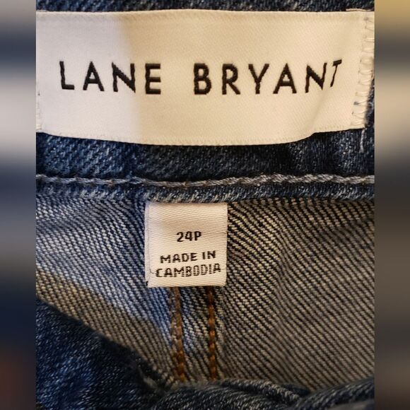 Lane Bryant 24W Petite Signature Fit Distressed Capri Jeans Medium Wash BF Denim - Picture 7 of 9